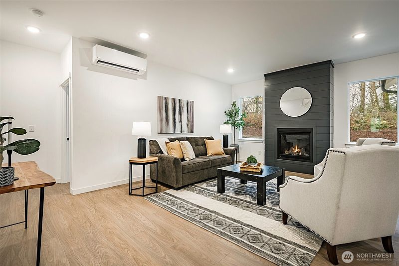 3rd image of 2993 Cedar View Way