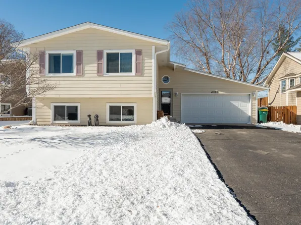 4305 Eagle Crest Dr, Eagan, MN 55122