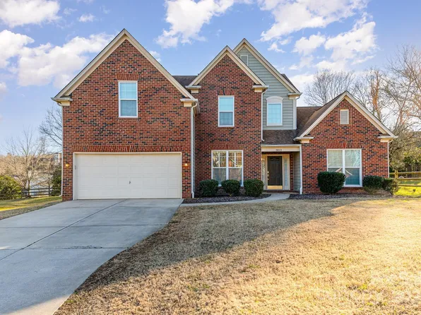 8013 Pelorus Ln, Charlotte, NC 28269