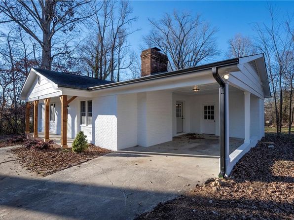 201 Grove St, Cooleemee, NC 27014