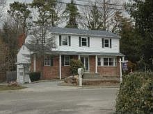 1st image of 9 Deerfield Dr