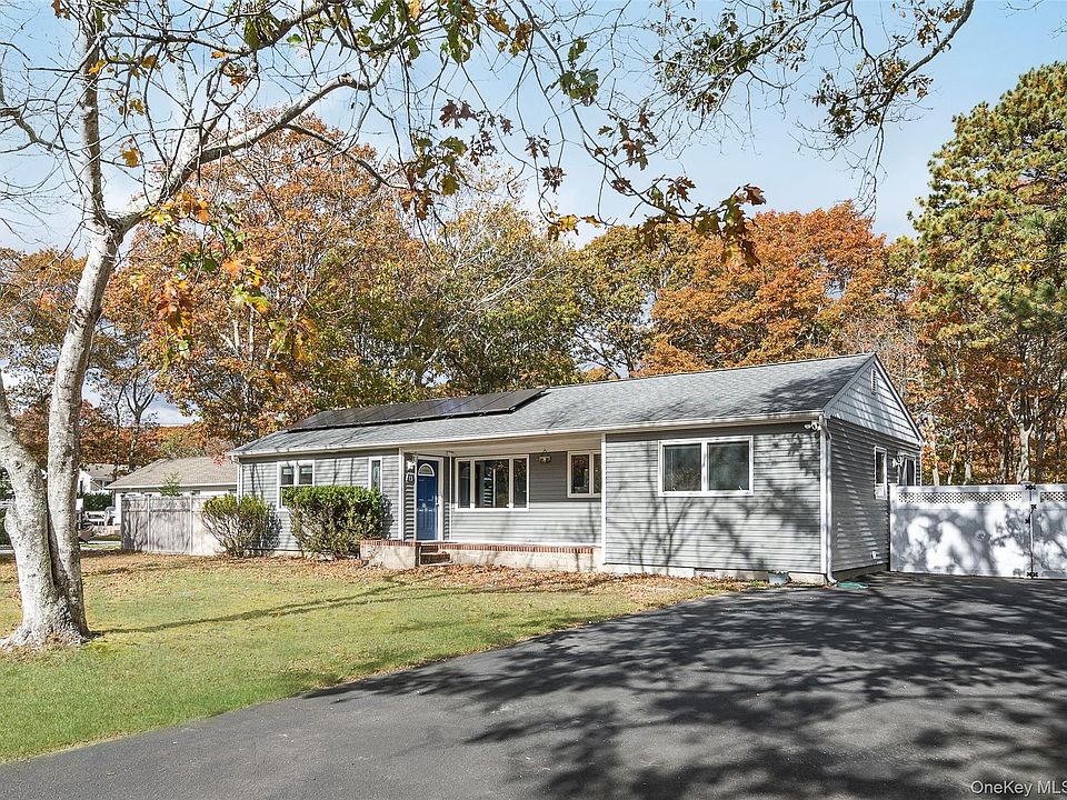 1st image of 21 Woodridge Road