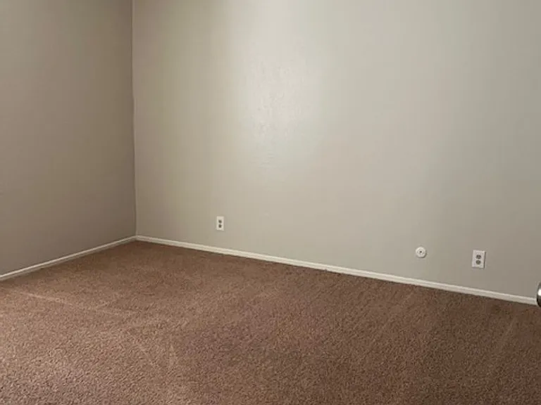 2600 Chandler Ct #31 — Photo 15