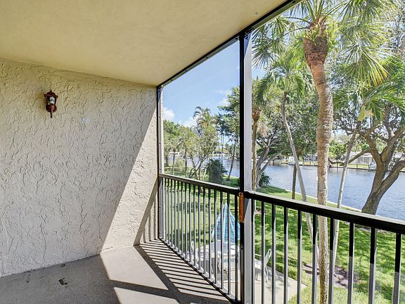 4th image of 14 Royal Palm Way #2050