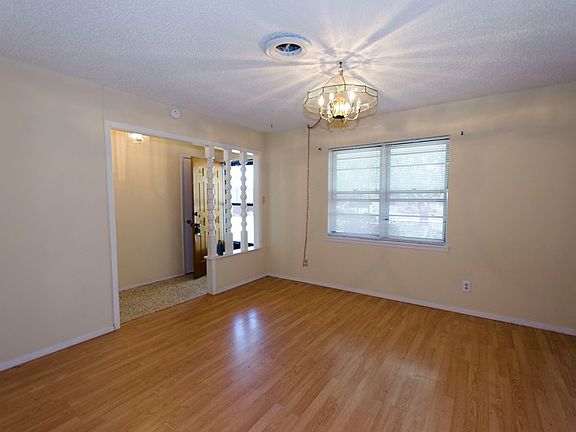 2nd image of 2105 Dartmouth Pl