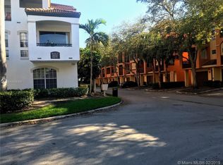 19296 E Country Club Dr, Miami, FL 33180