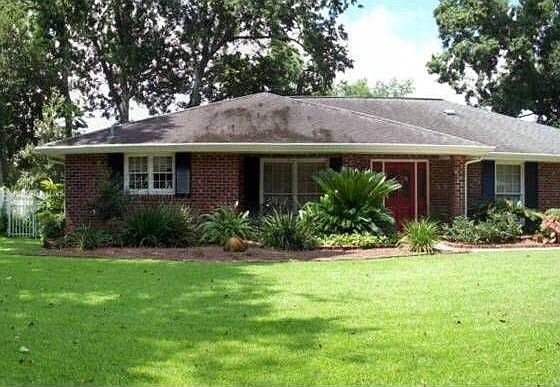 1st image of 121 Villere Dr
