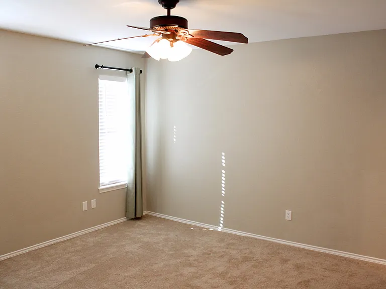 9616 Dover Ave — Photo 8