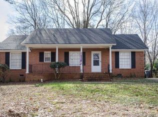 6412 Eaglecrest Rd, Charlotte, NC 28212