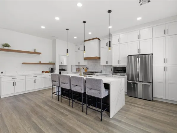 10624 Grand Cypress Ave, Las Vegas, NV 89134