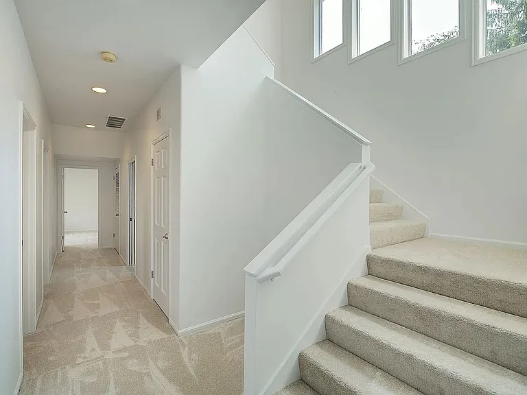 9025 NE 26th St — Photo 16