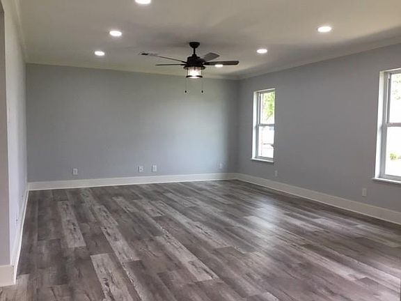 3rd image of 6712 W Calcasieu Dr