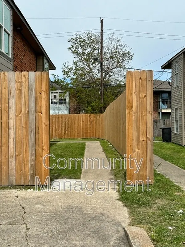 2 bed, 2.0 bath, $1,050 — Photo 2