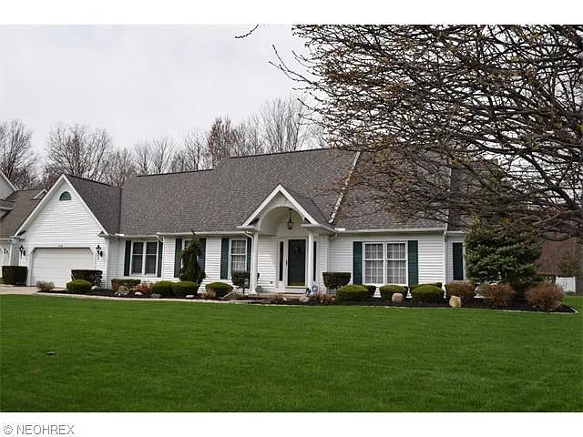 402 Nantucket Dr photo 1