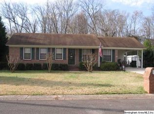 825 Twin Lake Dr, Birmingham, AL 35215