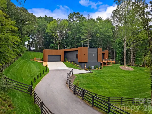 200 Manchester Way, Mills River, NC 28759