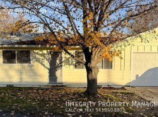 917A SW Bridge St #A, Grants Pass, OR 97526