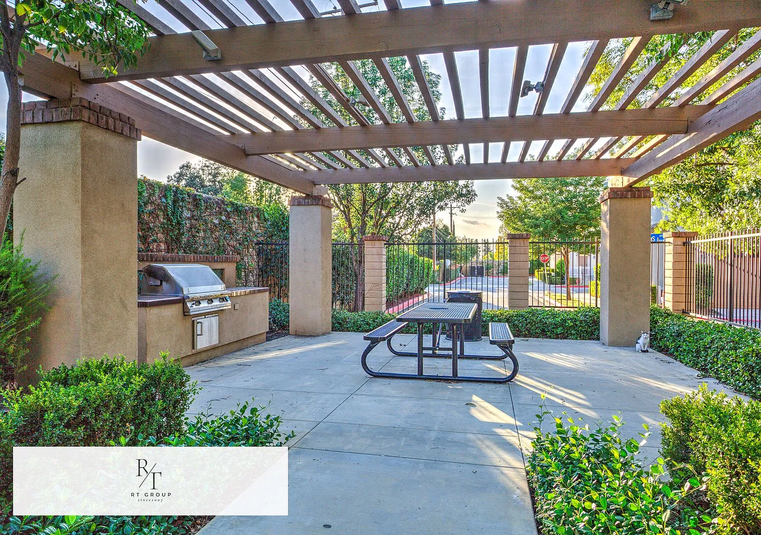 Spacious 3BR/3BA Condo in Azusa, Near the 210 and Foothill Gold Line — Photo 3