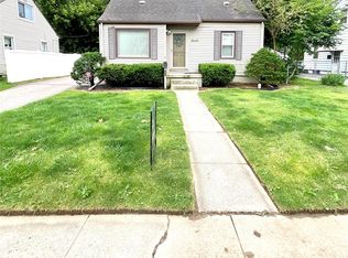2910 Arizona Ave, Flint, MI 48506