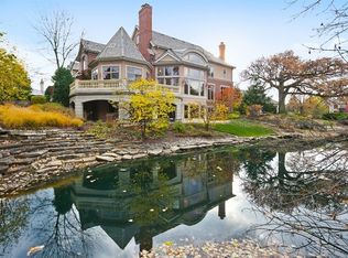 302 Ambriance Dr, Burr Ridge, IL 60527