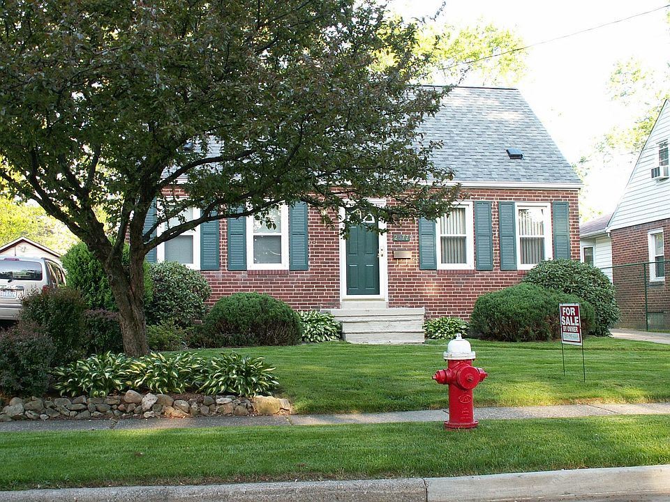 1st image of 2577 9th St