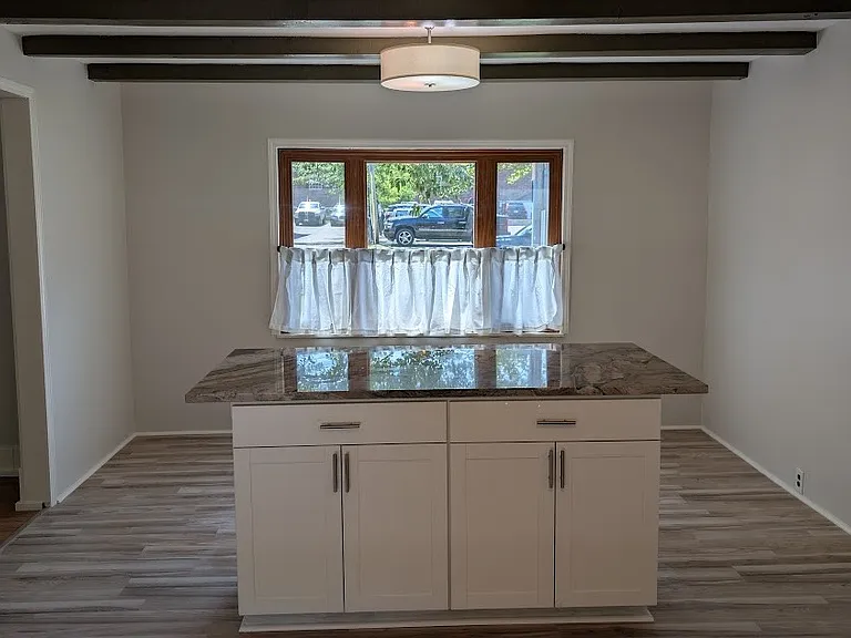 170 Glen Ave — Photo 6
