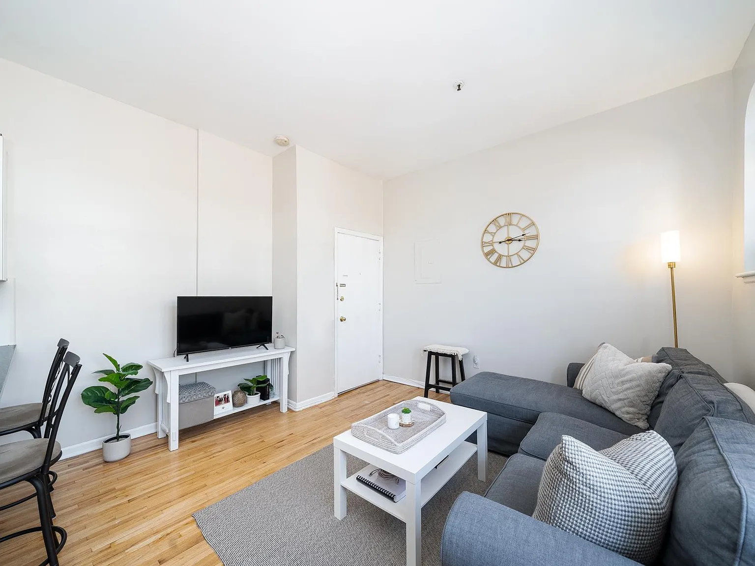 2 bed, $3,000 — Photo 4