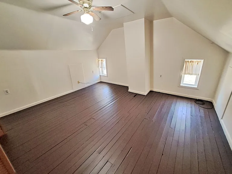 118 S Franklin St — Photo 28