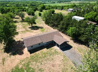 33174 Square Top Rd, Anadarko, OK 73005