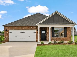 107 Creekridge St, Headland, AL 36345