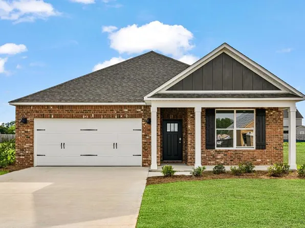 107 Creekridge St, Headland, AL 36345