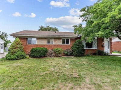 15043 Blue Skies St, Livonia, MI, 48154