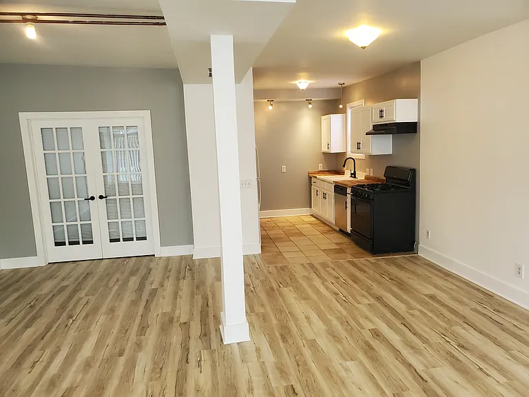 1211 23rd Ave NE #1 — Photo 5