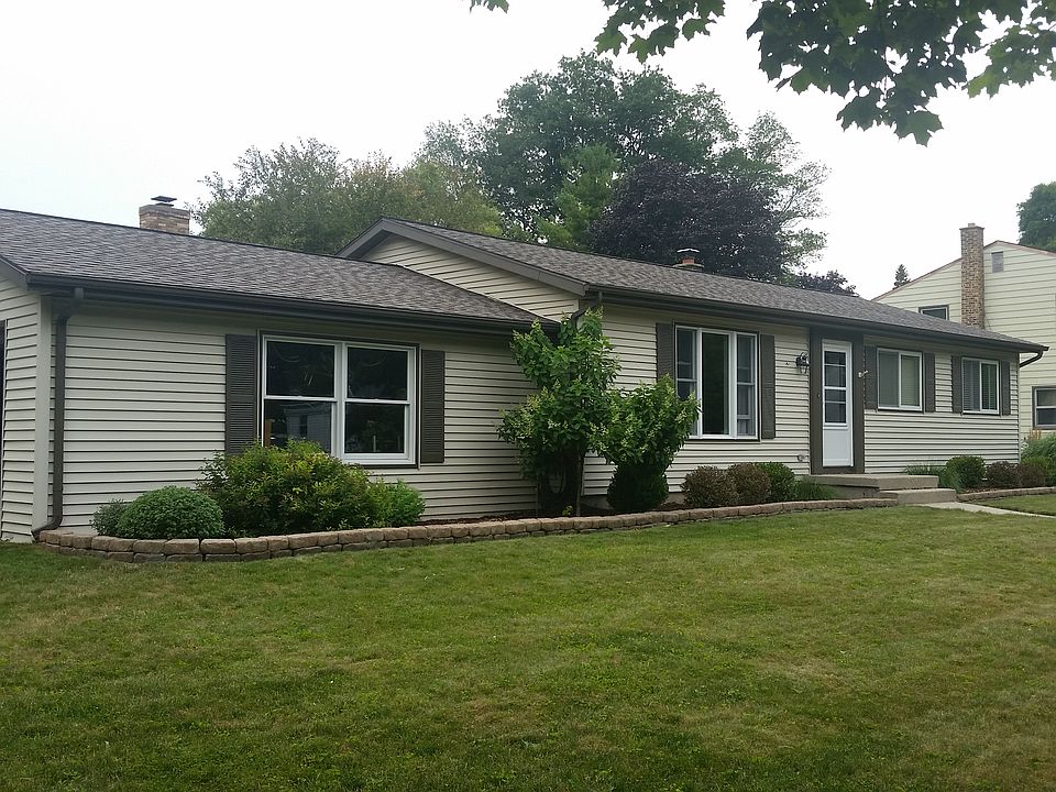 1st image of 1015 Walwood Dr NE