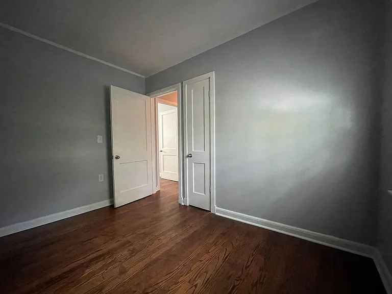 Dolphin Apartments — Photo 17