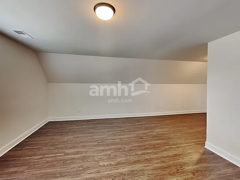 107 Buster St — Photo 21
