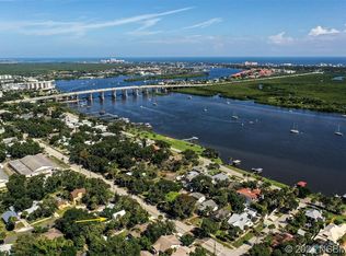 904 Magnolia St, New Smyrna Beach, FL 32168