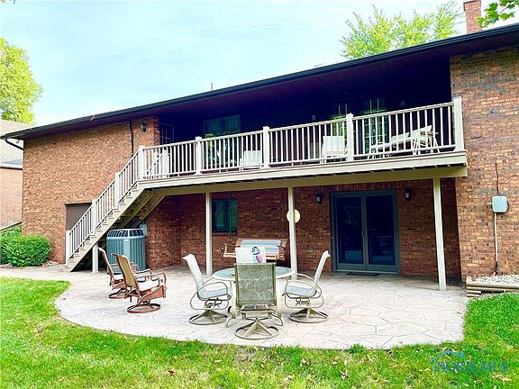 5th image of 126 Westwood Dr