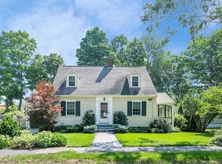 76 Maple Pl, Dedham, MA 02026