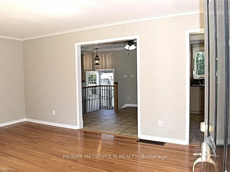 5 McCammon St #UPPER — Photo 8