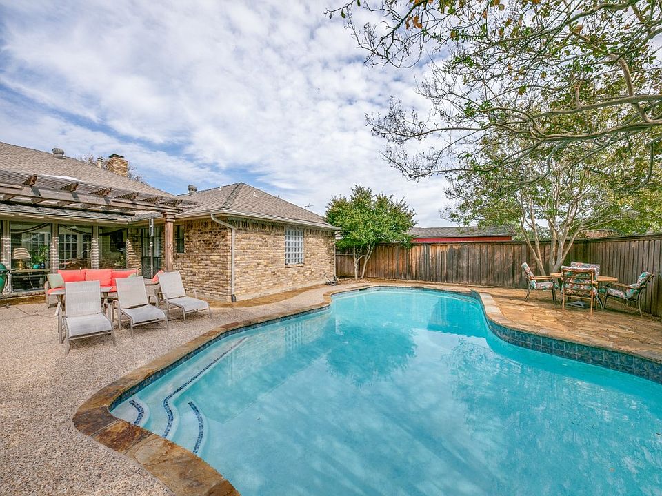 1st image of 12422 Pleasant Valley Dr