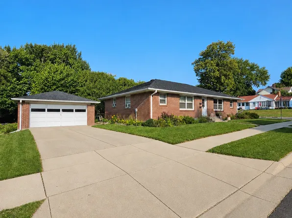 214 1st Ave NW, New Prague, MN 56071