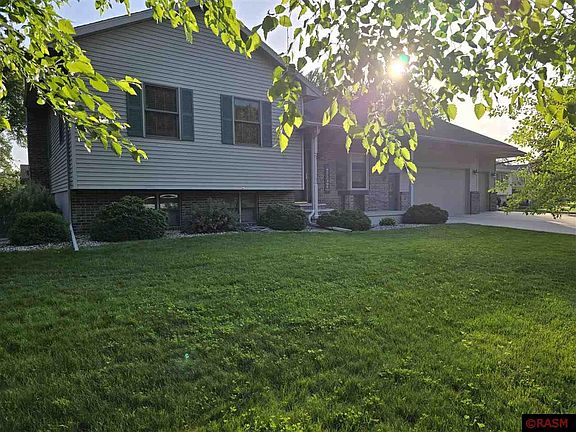 4th image of 1814 Crestview Dr