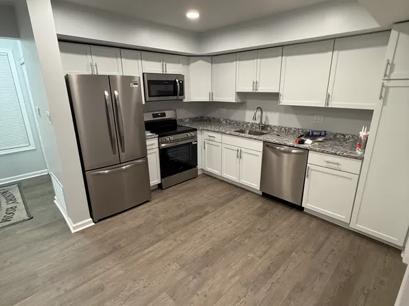 405 Shelby Ct, Sicklerville, NJ 08081