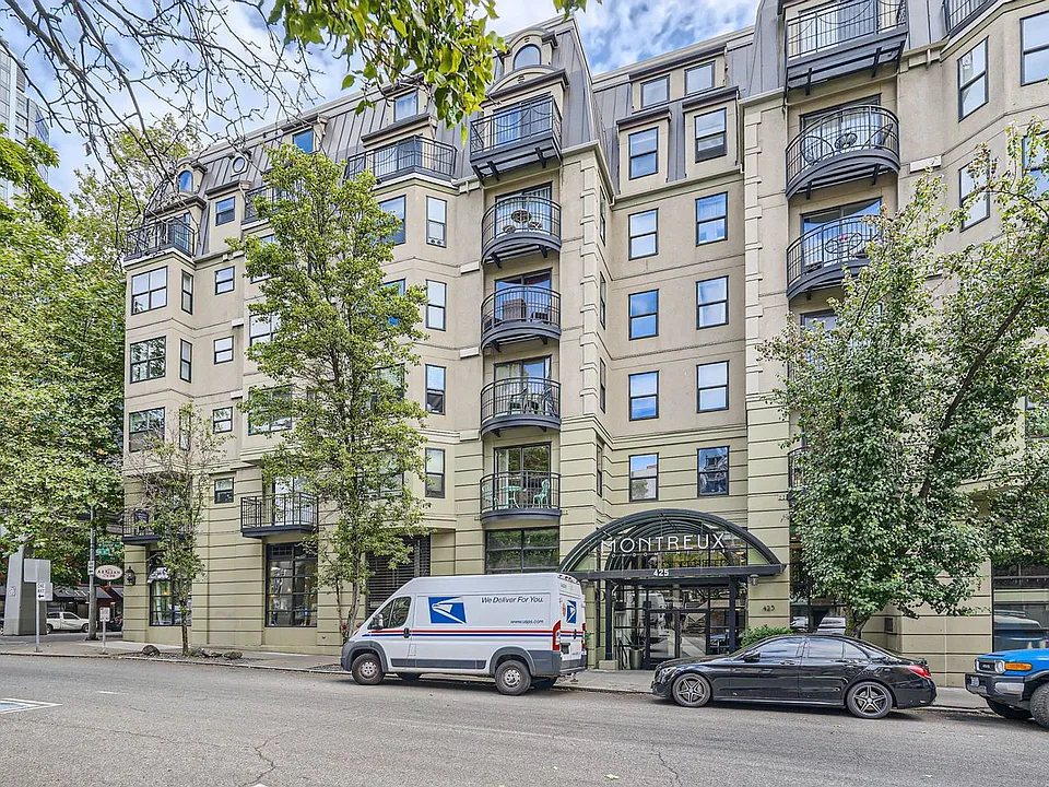 425 Vine St #728