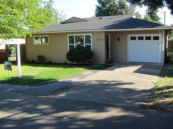 2nd image of 5410 NE 46th Pl