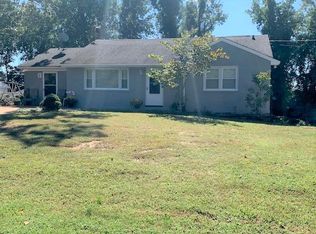 209 Sweetbriar Dr, Danville, VA 24540