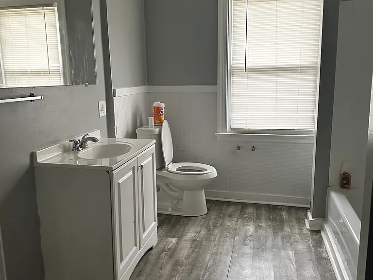 1795 W Bancroft St #1 — Photo 3