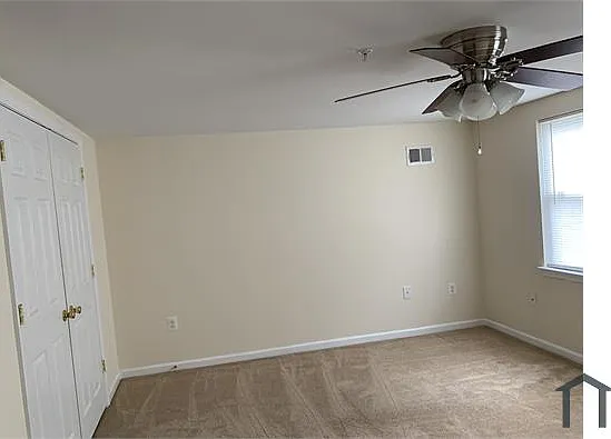 1353 N Carey St — Photo 25