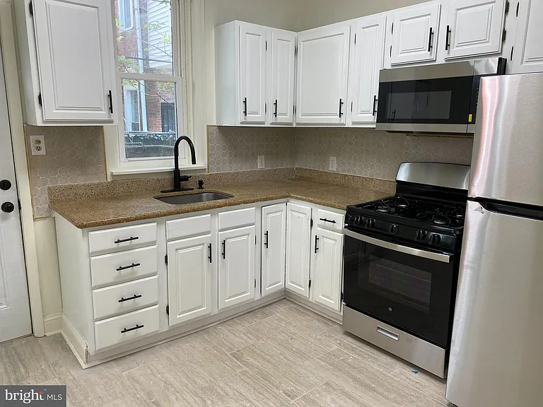 823 N Hutton St — Photo 8